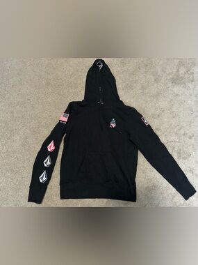 Volcom Hoodie size: medium